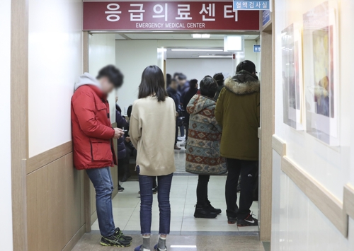 "불꽃 튀더니 순식간에 독한 연기 목욕탕 3층까지 밀려왔다"