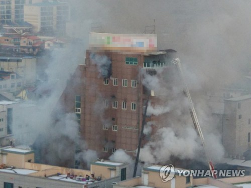 제천 스포츠센터 2차례 증축… 복잡한 미로구조 탓 피해 커