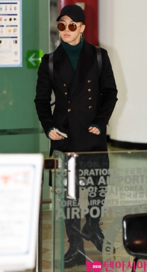 [TEN PHOTO]방탄소년단 지민 &#39;스타일리쉬한 공항패션&#39;