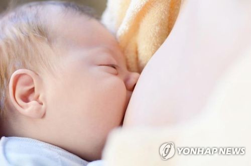 "모유 먹은 아이, 겨울철 호흡기질환 중증도 낮다"