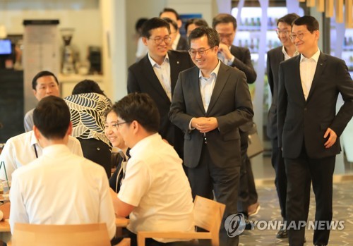 [2018경제 요약] ④ 홍콩·상하이서도 한국경제 설명회 개최