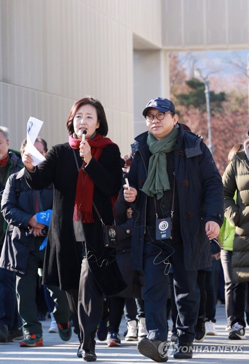 박영선 "서울 대변환 시기"… 서울시장 출마 물밑행보