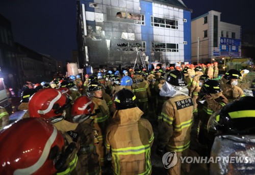 "제천 화재참사 건물 전층 스프링클러 미작동"… 인재 의혹 커져