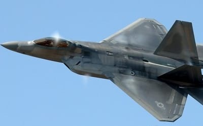 美 F-22·B-1B 등 참가 한미군사훈련에 中 "충돌위기 커져" 경고