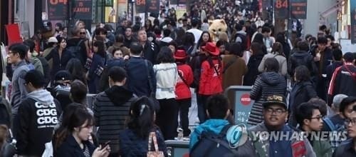 성인 63%, '헬조선'에 공감…과반 "이민 생각해봤다"