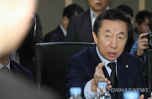 한국당, '문재인 정부 방송장악' 다시 꺼내들며 대여공세 고삐 '바짝'