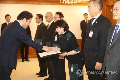 이낙연 국무총리 "재외동포, 각자 처지 맞게 도와드릴 숙제 있어"