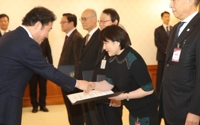 이낙연 국무총리 "재외동포, 각자 처지 맞게 도와드릴 숙제 있어"