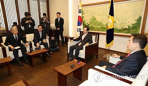 국회, 개헌특위 문제로 3시 본회의도 연기… '빈손 국회' 우려