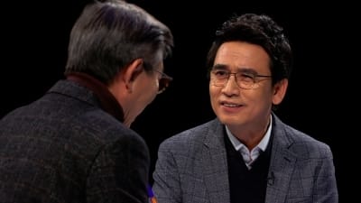 '썰전' 유시민, 위안부 TF 결과 발표에 "참을 인 세 번이면 호구"