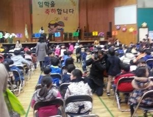 [못된 엄마 현실 육아] (16) 워킹맘의 초등학교 학부모 적응기 "내가 문제"