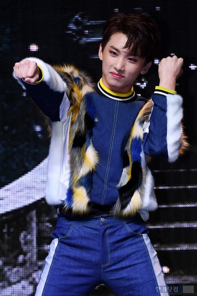 [포토] TRCNG 하영, '힘차게 화이팅'