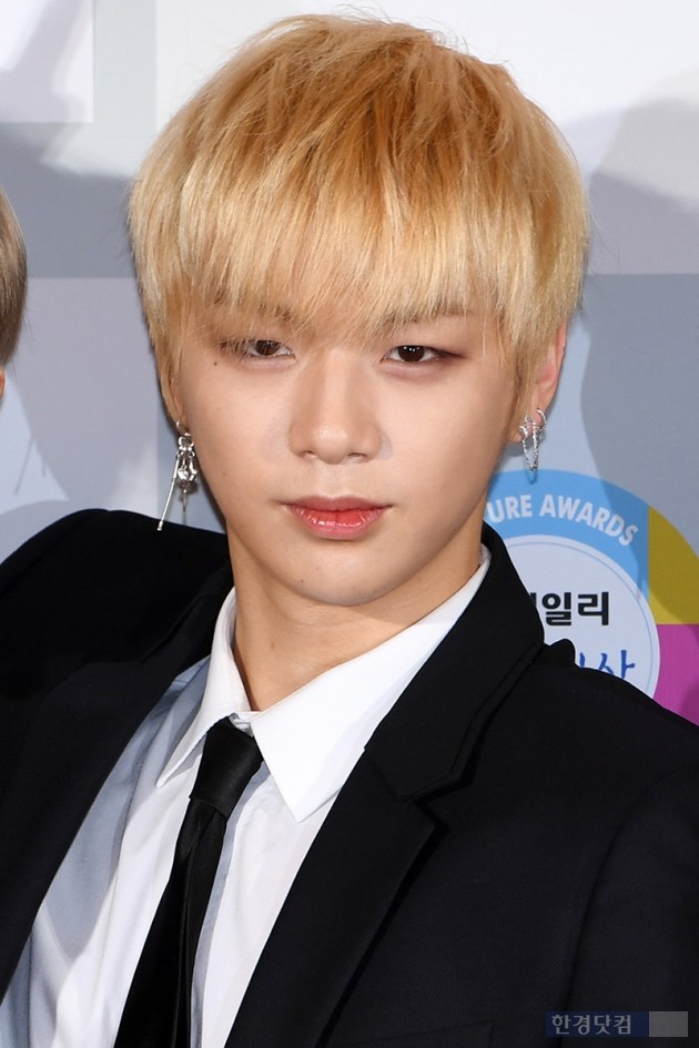 [포토] 강다니엘, '오늘은 반항적인 이미지'(이데일리 문화대상)