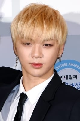  워너원 강다니엘, '이 눈빛 최고야 진짜'