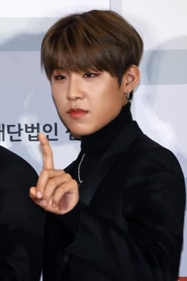  워너원 박우진, '섹시한 구리빛 피부'