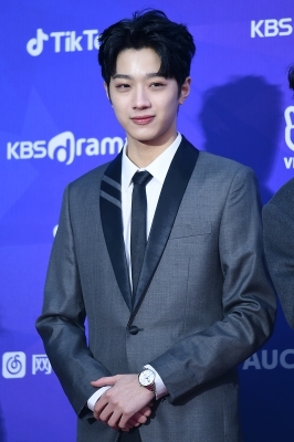  워너원 라이관린, '부드러운 눈빛이 매력적이네~' (서울가요대상)