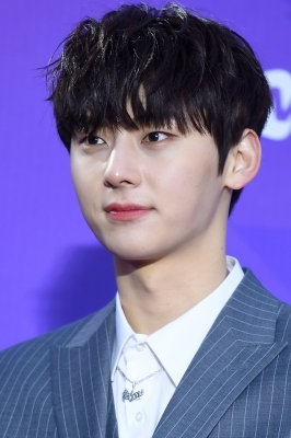  워너원 황민현, '감탄을 부르는 잘생김~' (서울가요대상)