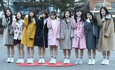  프로미스나인, '깜찍한 미소가 사랑스러운 소녀들~'