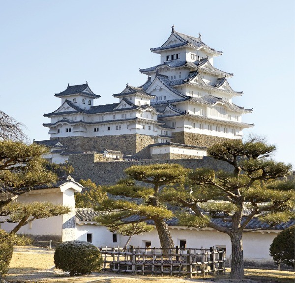 17세기 건축물의 걸작으로 평가받는 고베 히메지성. 일본정부관광국 제공. 