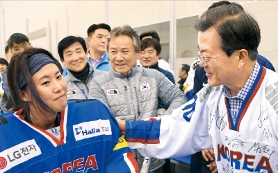 "여자 아이스하키 단일팀, 비인기종목 설움 씻는 계기"