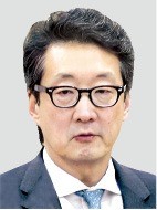 백악관과 '북핵 정밀타격' 이견… '대북 매파' 빅터 차 이례적 낙마