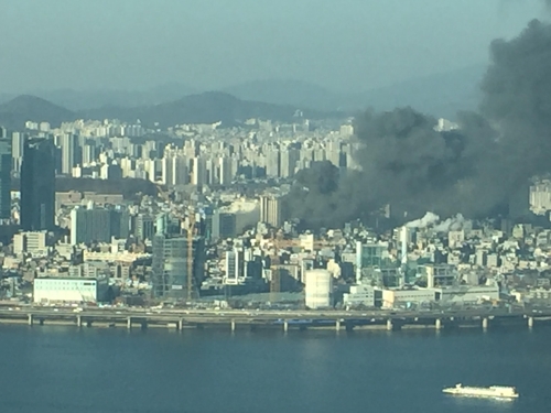 서울 홍대입구역 근처 공사장서 큰불… 주변 교통정체
