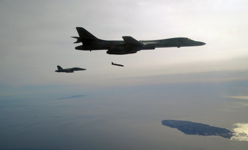 미 B-1B 전략폭격기, 장거리 스텔스 미사일 연내 전력화