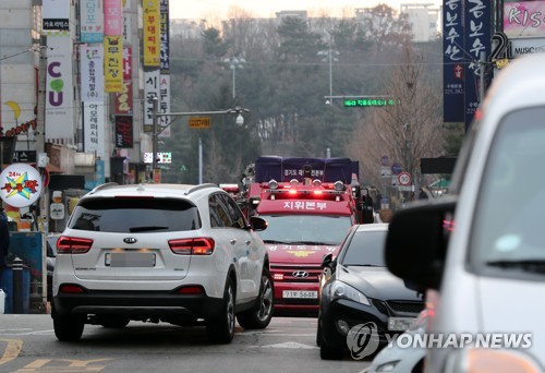 소방청 "6월부터 긴급출동 방해하는 주차 차량 적극 제거"