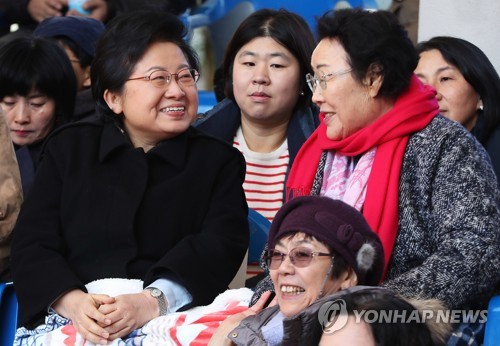 정현백 장관, 내주 위안부 피해자 만나 의견 수렴