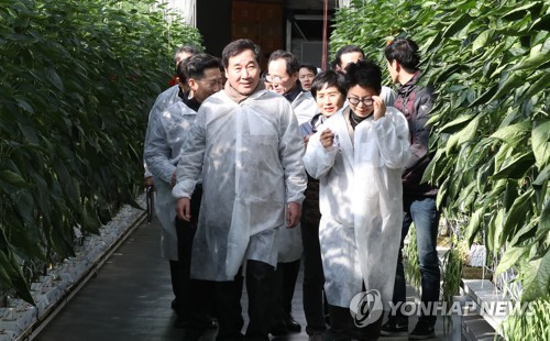 이총리, 농업현장 찾아 "스마트팜 중심 조직화된 법인 우선지원"