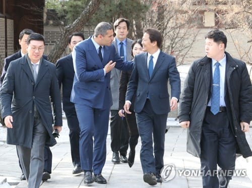 관계격상 끌어낸 '200분' 마라톤 회동… 'UAE 의혹' 가라앉나