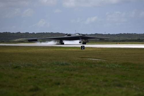 미국, 스텔스폭격기 B-2 3대 괌 전진배치…북한 압박 조치 가능성