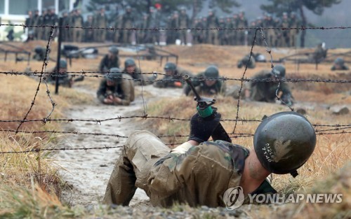 2022년까지 병력 50만명 수준 감축… 복무기간 18개월로 단축