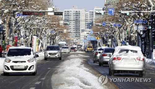 1월에 카드로 자동차세 내면…세금 줄고 무이자 할부까지