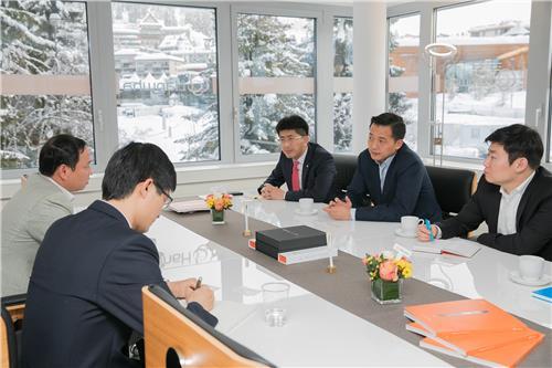 한화 경영진, 다보스서 글로벌 기업들과 사업협력 논의