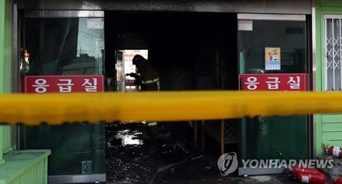 밀양 세종병원은 처참했다… 응급실 구조물은 뼈대만 앙상