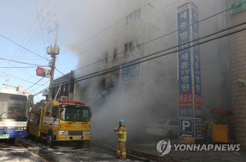 한달새 또 벌어진 밀양참사… 대형화재 막을 길 없나