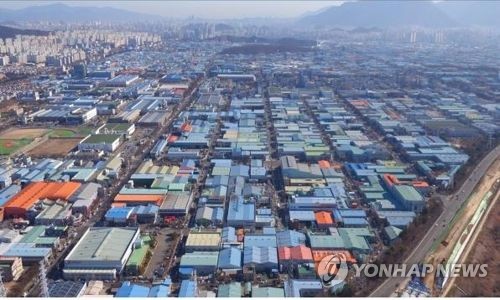 중소기업 경기전망지수, 3개월째 하락… "최저임금 인상에 심리위축"