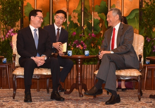 송영무, 싱가포르 국방장관과 회담… "국방협력 협의"