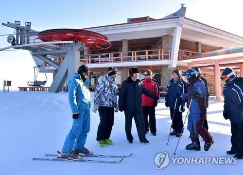 출발 1시간 전에서야 확정발표… 마식령훈련 진통끝 '예정대로'