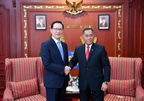 송영무, 인도네시아 방문… 전투기·잠수함 협력 논의