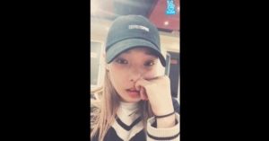 &#39;V앱&#39; KARD 전소민, 깜짝 브이앱으로 소통 &#34;보고 싶은 팬들&#34;