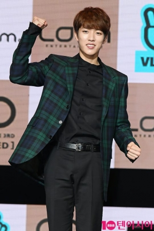 [TEN PHOTO] 인피니트 성열 &#39;만개한 꽃미소&#39;