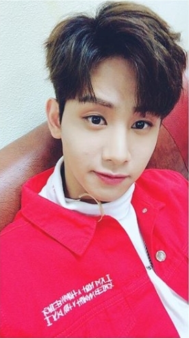 핫샷 고호정 &#39;뮤뱅&#39; 대기실 셀카 #훈남쓰 #즐거웠어요