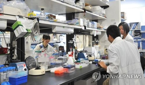 일본서 만능세포 논문 날조 '파문'… '세계 선도' 자랑하다 '머쓱'