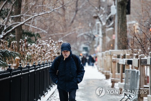 북미 덮친 역대급 한파에 펭귄들도 대피… 항공기 수백편 결항