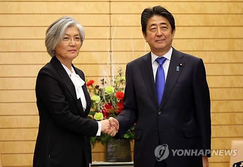 아베, 평창행 결정 배경뭘까… 일본내 참석 여론에 "美도 압박"