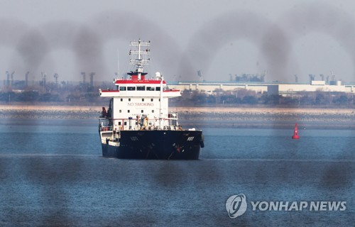 중국, '북한 연계 의심' 선박 억류에 "대북 결의 엄격 집행해야"