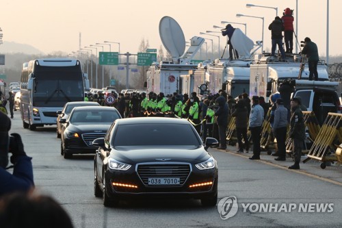 시민들 "남북회담 환영… 평창올림픽 참가·이산가족 해결 기대"