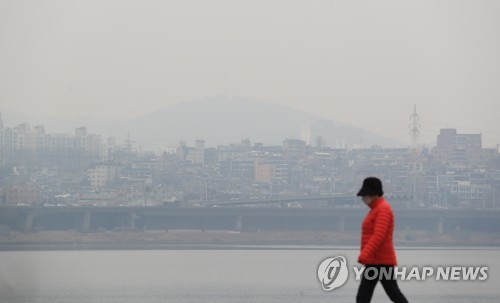 추위 대신 미세먼지 찾아온 '대한'… 수도권 등 '나쁨'